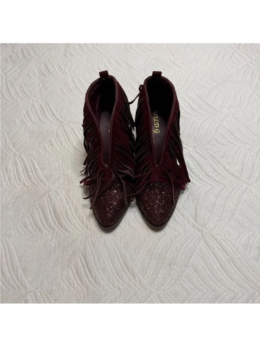Wild G Women’s Maroon Glitter Fringe Ankle Boots. Size 9